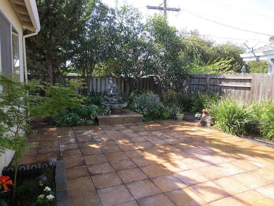 Beutiful paver patio
