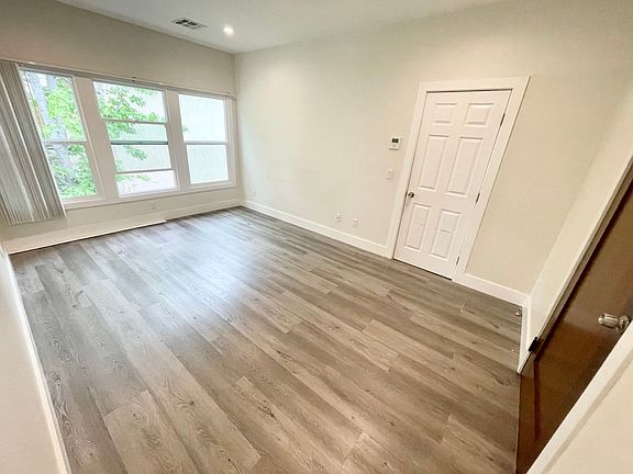 3rd image of 86 N Catalina Ave APT 2