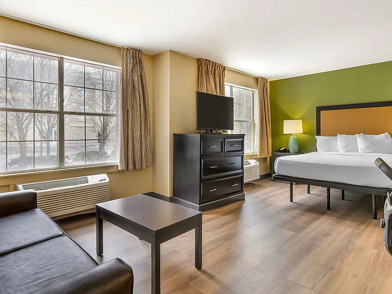 Superior Suite - 1 Full Bed