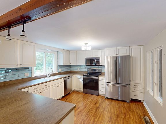 5th image of 4 Corwin Drive