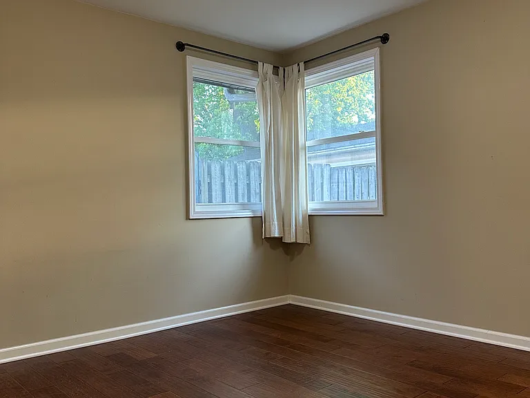 409 S Commonwealth Ave — Photo 22