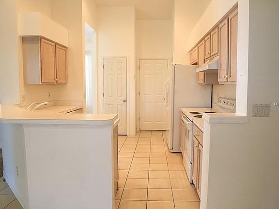 5th image of 2213 Longmore Cir