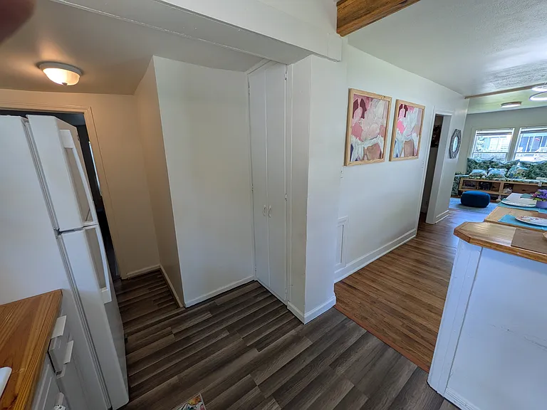 958 Montgomery St — Photo 16