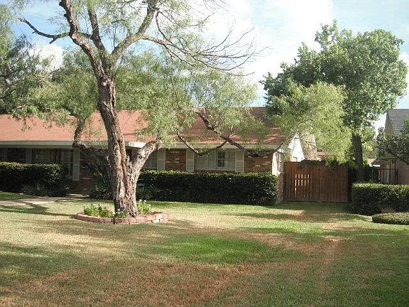 2nd image of 1406 Jonquil Ave