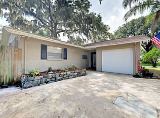 530 Robin Hill Cir, Brandon, FL 33510