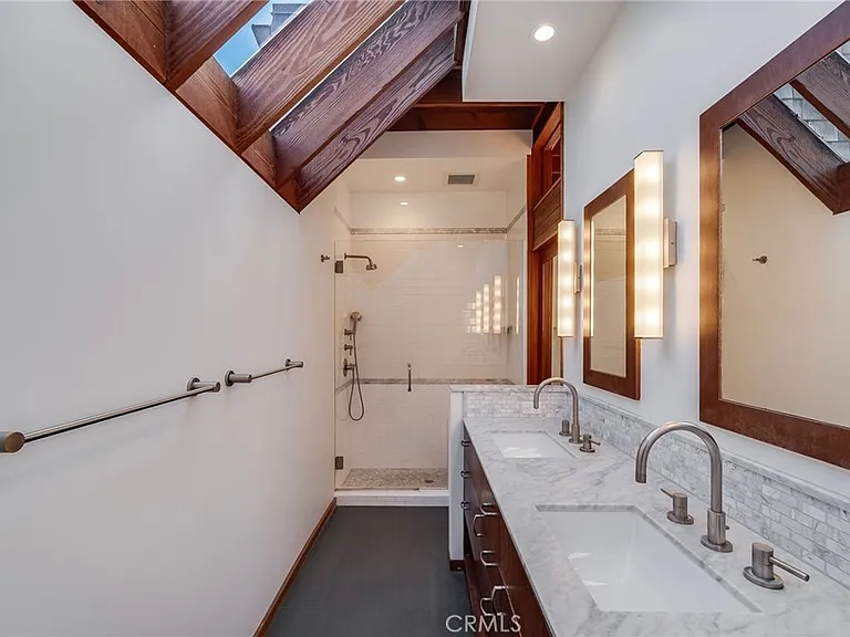 1625 Catalina — Photo 19