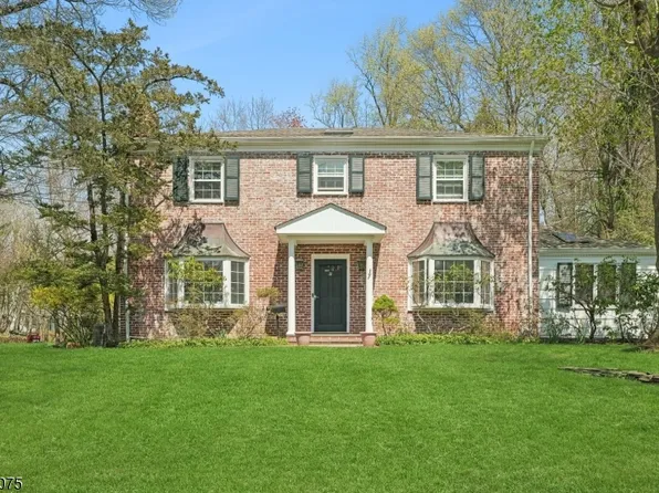 111 Parsonage Hill Rd, Millburn Twp., NJ 07078