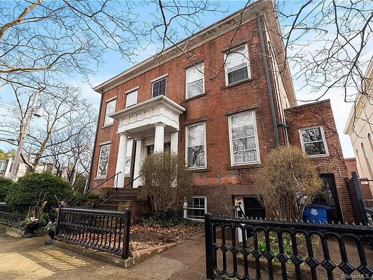 37 Wooster Pl #LL — Photo 1