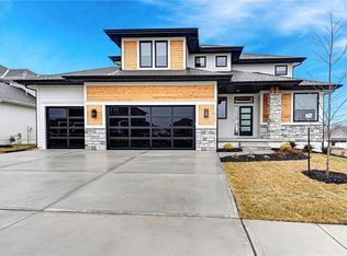 17425 Gillette St, Overland Park, KS 66221