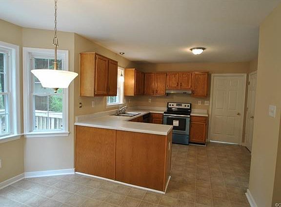 3rd image of 5121 Linsey Lakes Dr