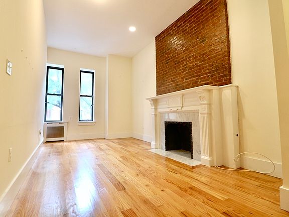 3rd image of 159 W 75th St #2A
