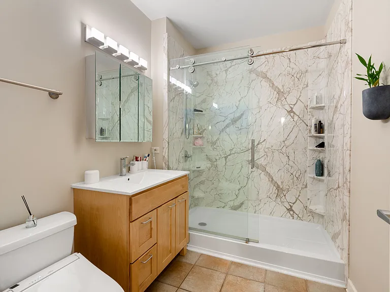1301 W Madison St #503 — Photo 12