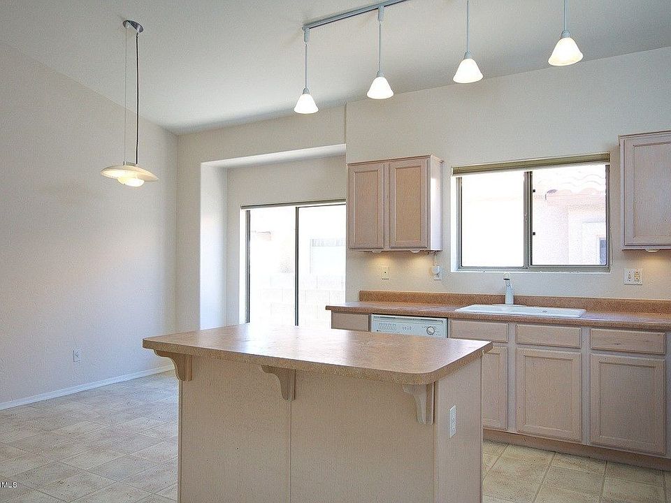 1st image of 153 W Freddie Canyon Way