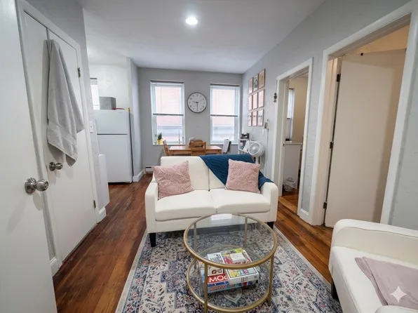 35 Charter St #2, Boston, MA 02113