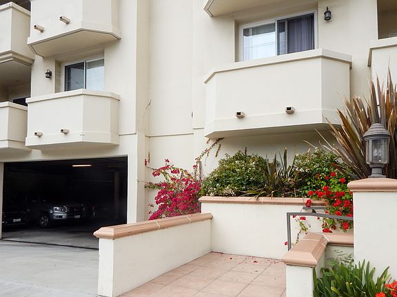 2nd image of 14343 Burbank Blvd APT 103