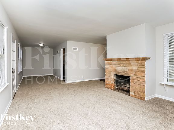 3rd image of 610 N Martin Ave