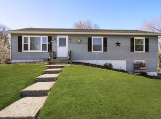 14 Lincoln Cir, Wallkill, NY 12589