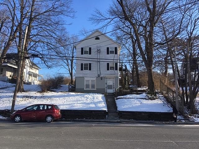 1st image of 107 Green St APT 1