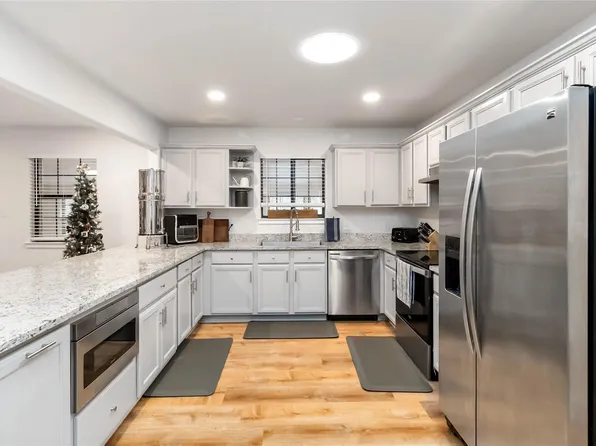 326 Pine View Loop, Bastrop, TX 78602