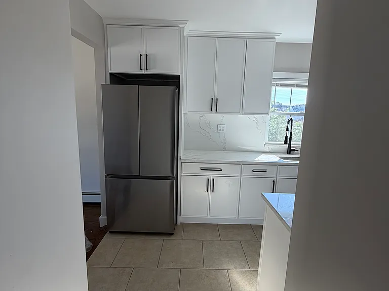 Earle Ave — Photo 13