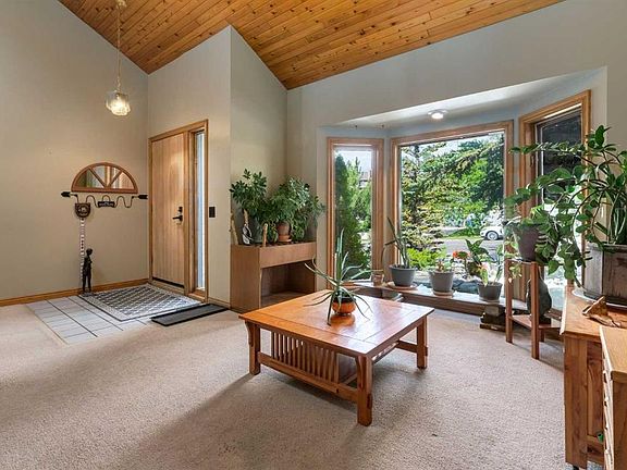 3rd image of 224 Edgedale Dr NW