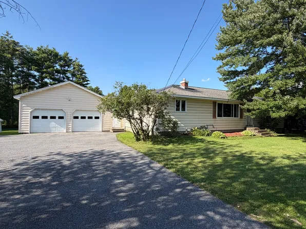 72 Center Rd, Essex Junction, VT 05452