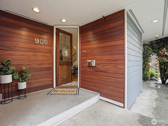 4th image of 906 N 76th Street