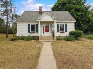 406 S Cherry St, Kalkaska, MI 49646