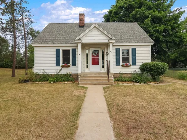 406 S Cherry St, Kalkaska, MI 49646
