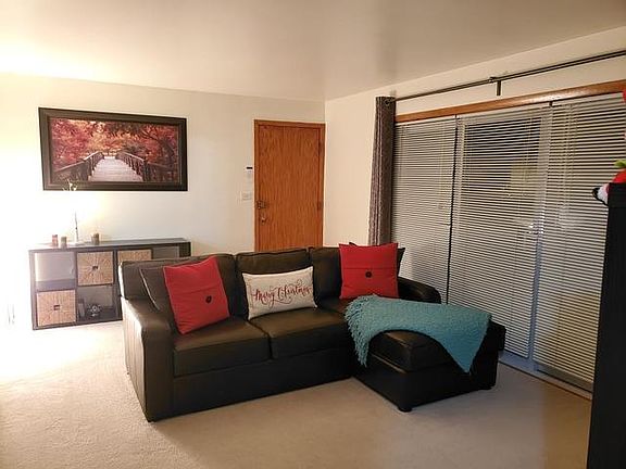 5th image of 5538 W Bryn Mawr Ave #3N