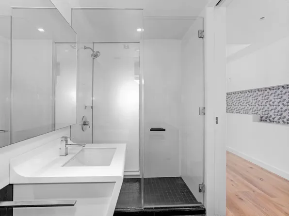 123 Washington Street image 5 of 10