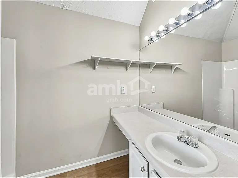 170 Labrea Blvd — Photo 12