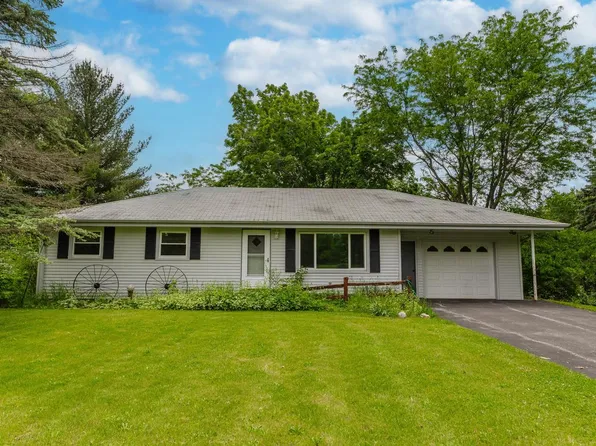 S79W26625 Hillview DRIVE, Mukwonago, WI 53149
