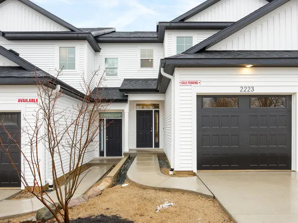 2221 NE Watertown Way, Grand Rapids, MI 49505