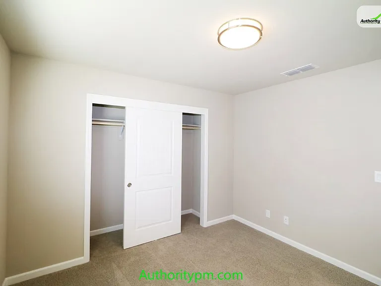 844 Mission De Oro Dr #B — Photo 12