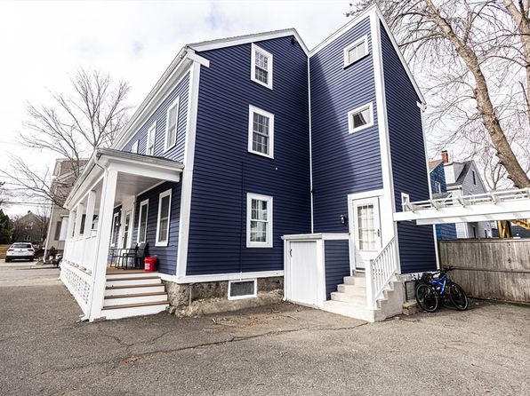 11 Barton St, Salem, MA 01970