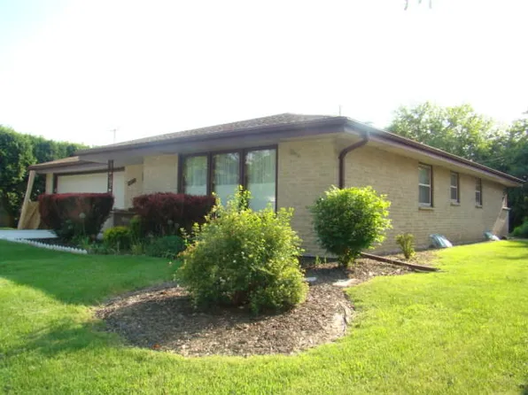 4373 S 48th St, Greenfield, WI 53220