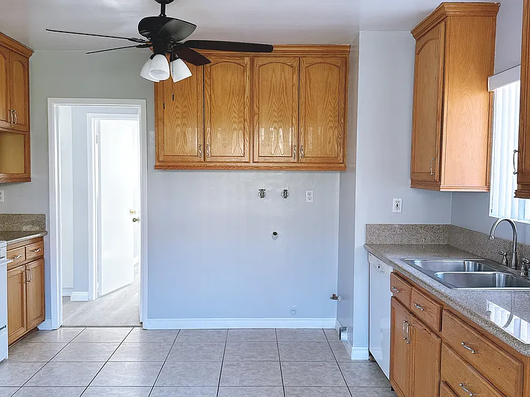 1537 Potrero Grande Dr — Photo 3