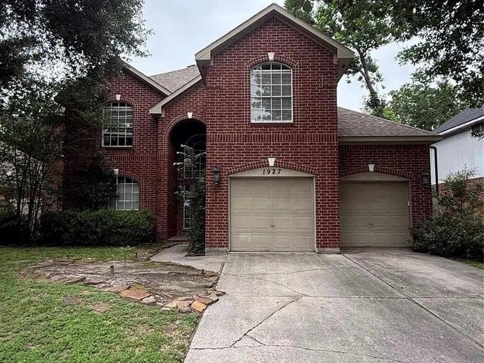 1927 Kelona Dr