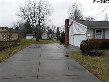 2nd image of 277 Pickwick Dr