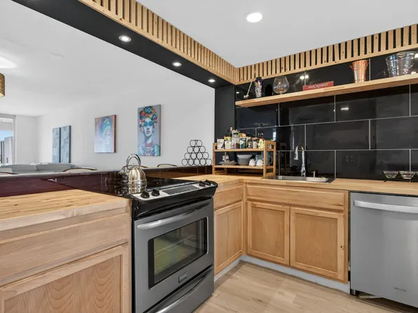 3960 Oaks Clubhouse Drive #512, Pompano Beach, FL 33069