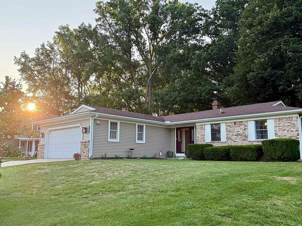 1st image of 2038 Carisbrook Dr
