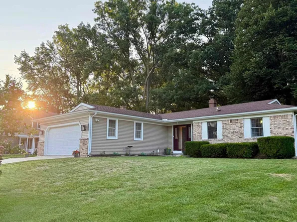 2038 Carisbrook Dr, Temperance, MI 48182
