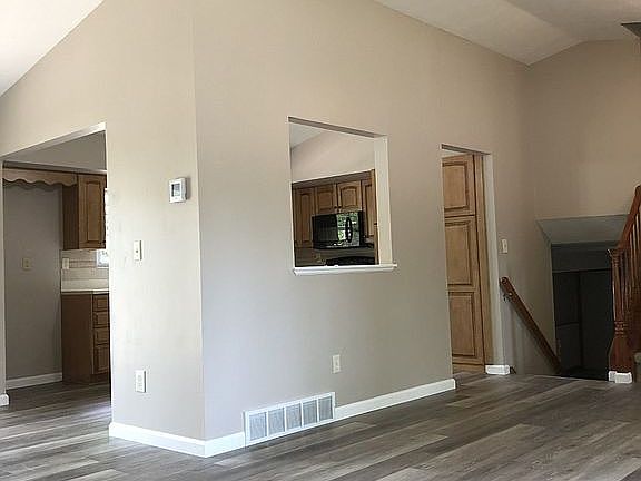 5th image of 3320 Stonewood Dr