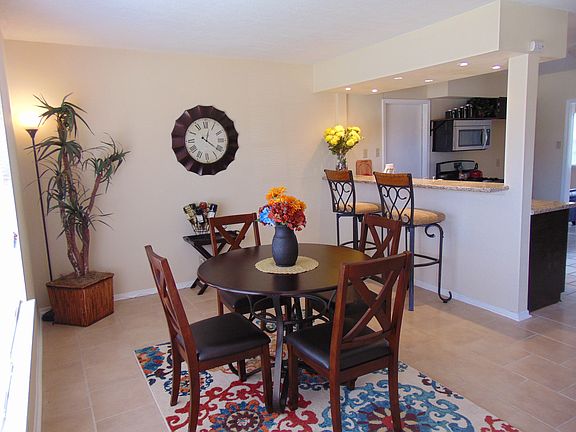3rd image of 4407 Hampstead St