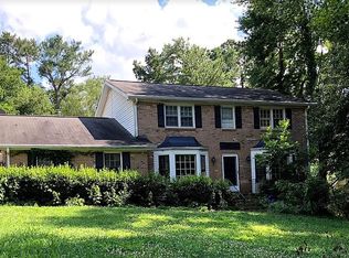 325 Meadowood Dr, Roswell, GA 30075