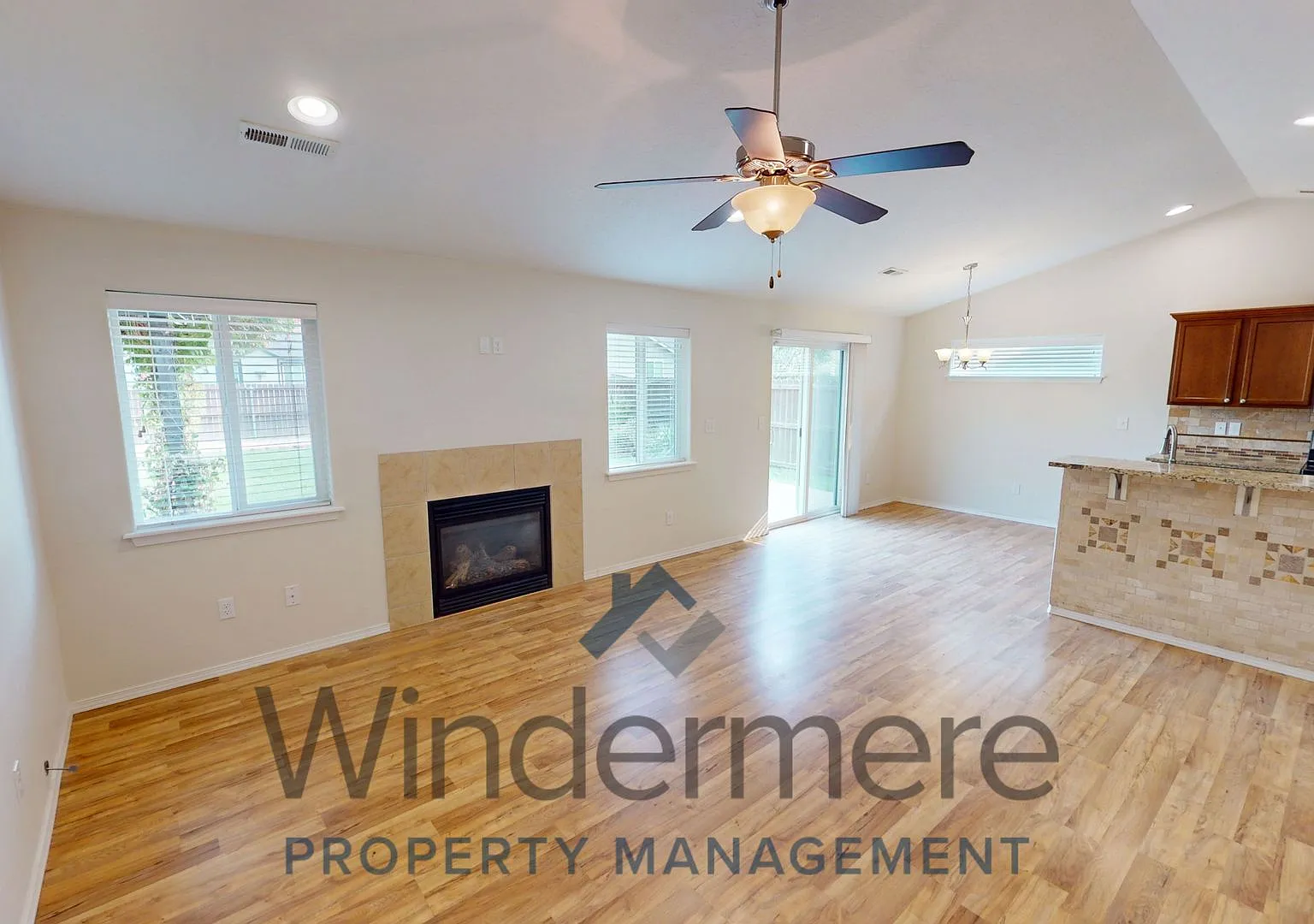 230 Chapra St *fully fenced back yard* — Photo 4