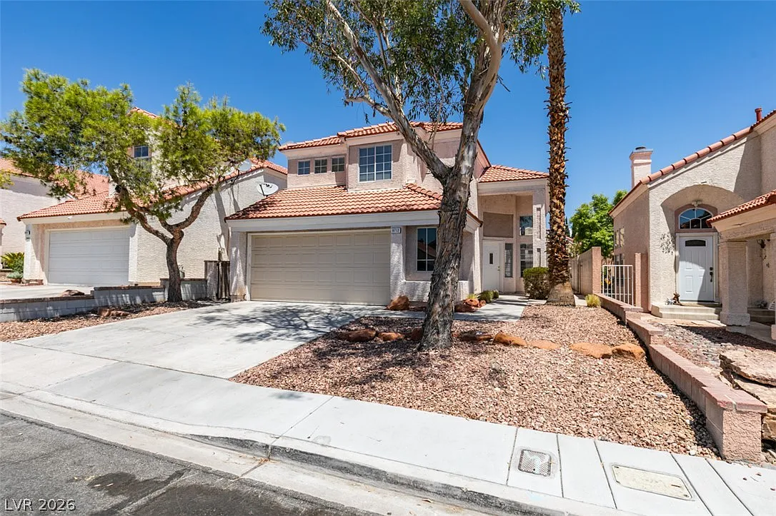 3 bed, 3.0 bath, 1991 sqft, $2,150 — Photo 2