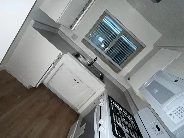 210 W Lemon Ave — Photo 11