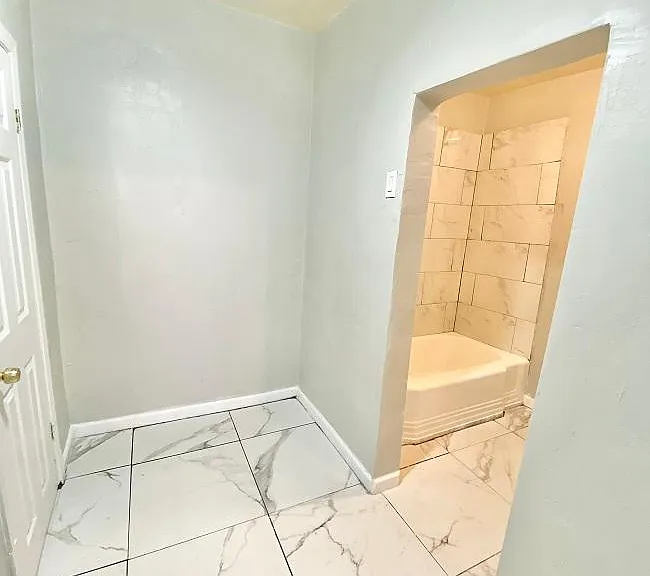 580 S Madison Ave — Photo 7